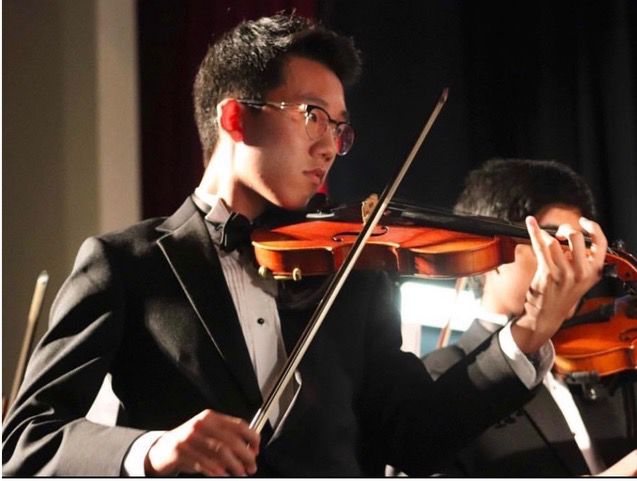 Brian Shon playing the violin